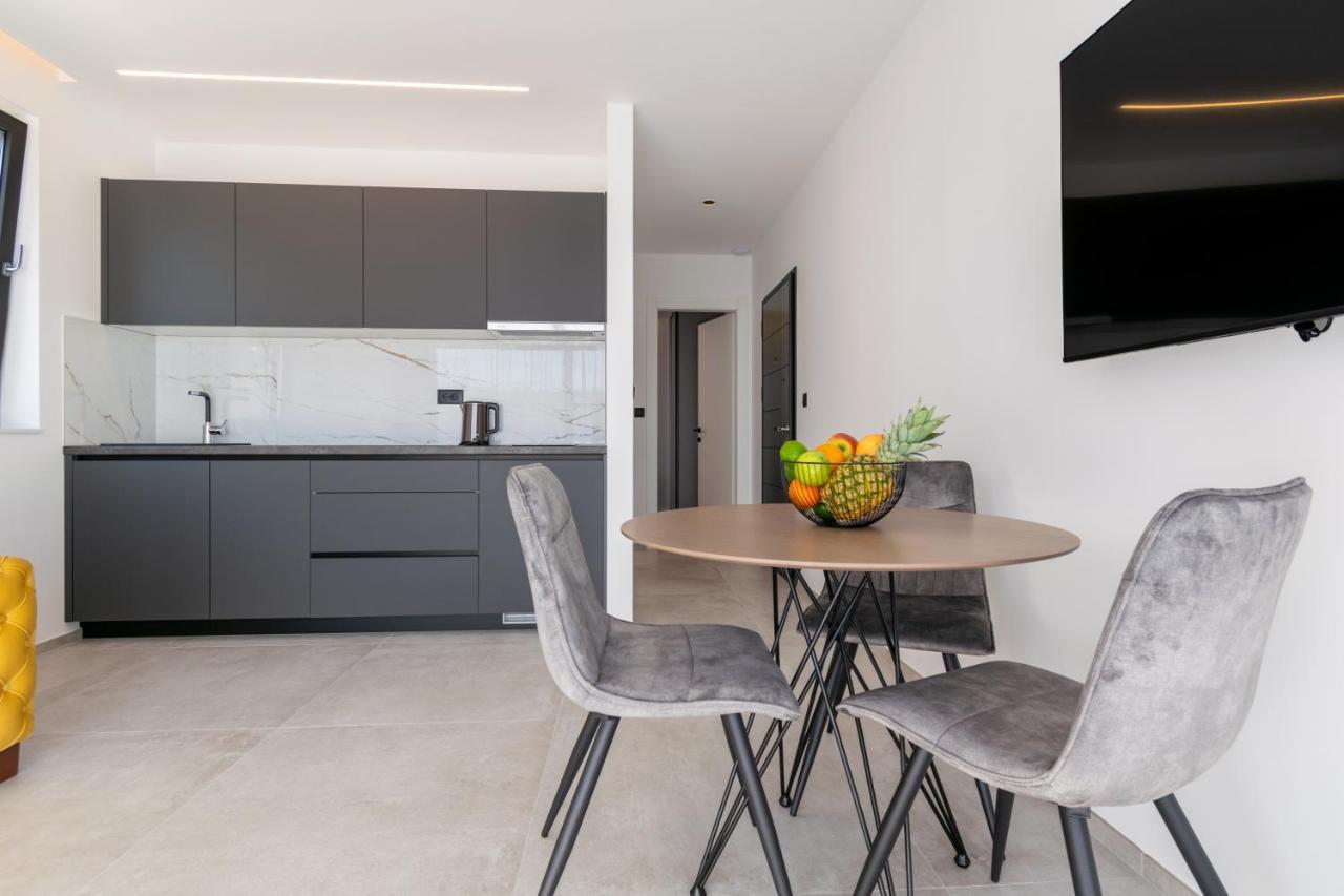 Apartmani Pino Башка-Вода Экстерьер фото